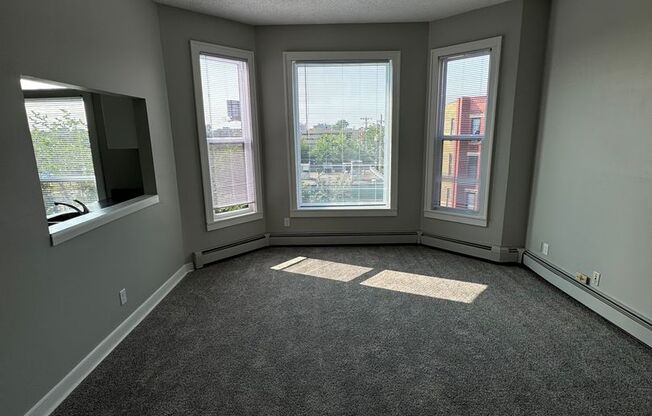 2 beds, 1 bath, 757 sqft, $1,050, Unit 31