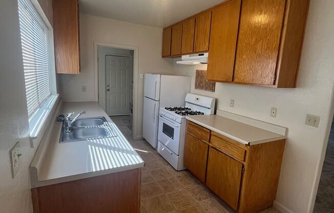 2 beds, 1 bath, $2,295