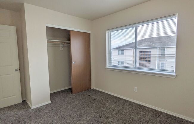 3 beds, 2 baths, 1,180 sqft, $1,595, Unit B304