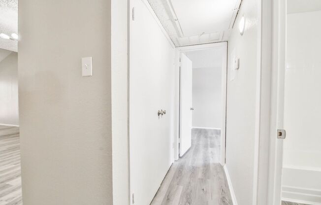 3 beds, 2 baths, 1,301 sqft, $1,275, Unit K7