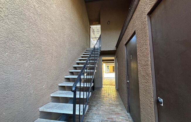 2 Bedroom Upstairs Condo with Bonus Room Near UNLV!