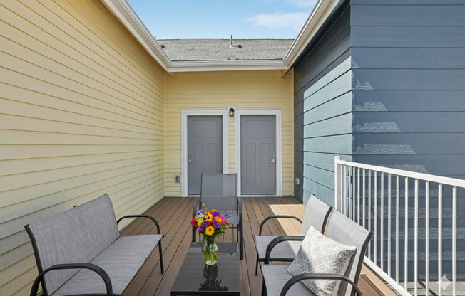 3 beds, 2 baths, 1,261 sqft, $2,175, Unit 1776-201