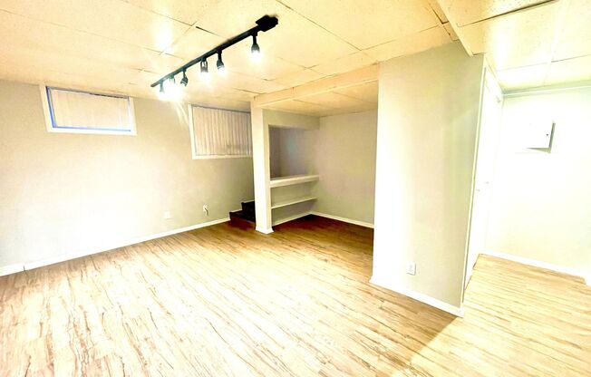 Studio, 1 bath, 300 sqft, $1,150, Unit A