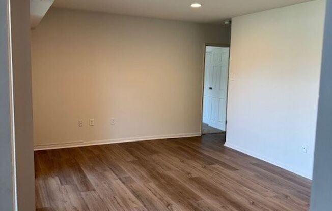 1 bed, 1 bath, 715 sqft, $1,600, Unit 00 - K- 2