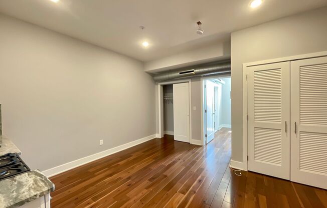 1 bed, 1 bath, $1,395, Unit Apt 18