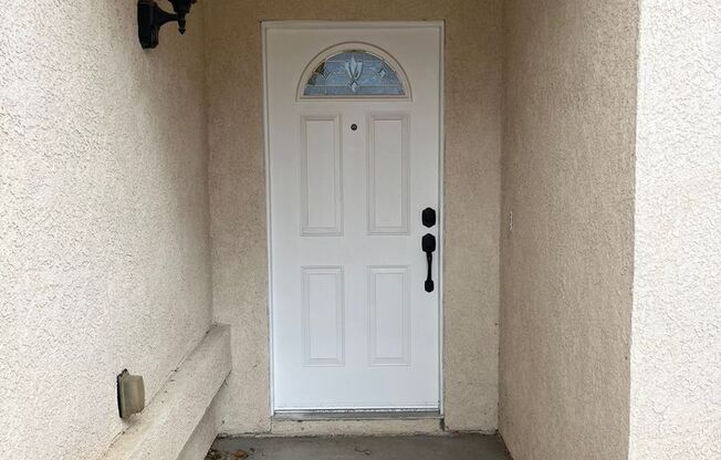 Charming 3 bedroom, 2 bathroom in Victorville!