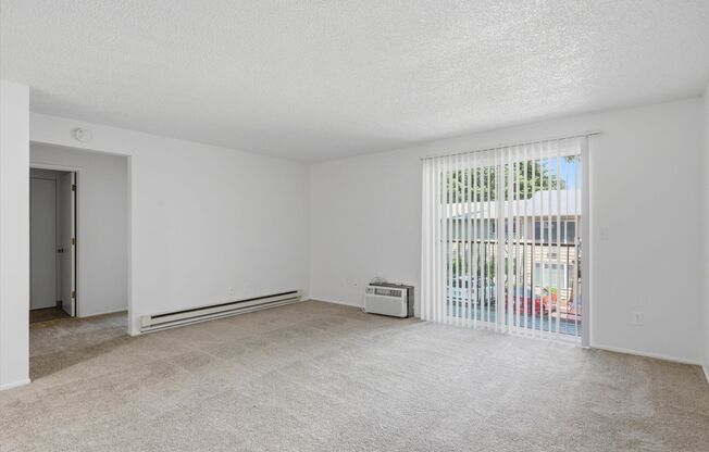 1 bed, 1 bath, 700 sqft, $1,175, Unit 30