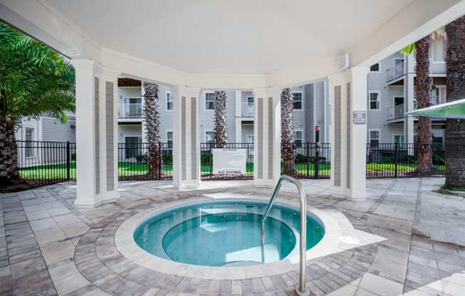 hot tub at the enclave at woodbridge apartments in sugar land, tx