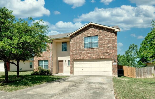 Spacious 4/2.5/2 home w/loft!