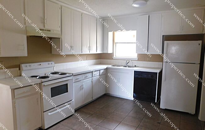 3 beds, 1 bath, $1,150