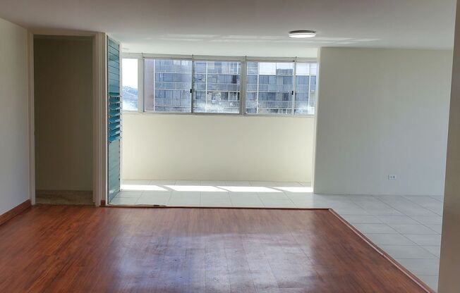 AVAILABLE NOW! Spacious and bright 2 bed, 2 bath, 1 parking unit on Ward Ave