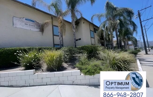 Charming 2 Bedroom / 1 Bathroom Downstairs Unit with Lake View