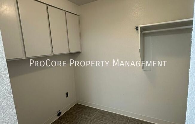 Linda Vista Ln. - 3051