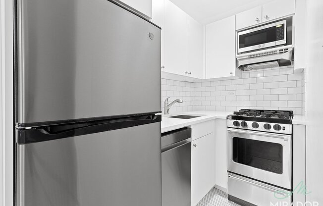 39 W 16 ST