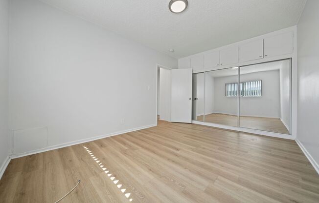 2 beds, 1 bath, $2,495, Unit 07