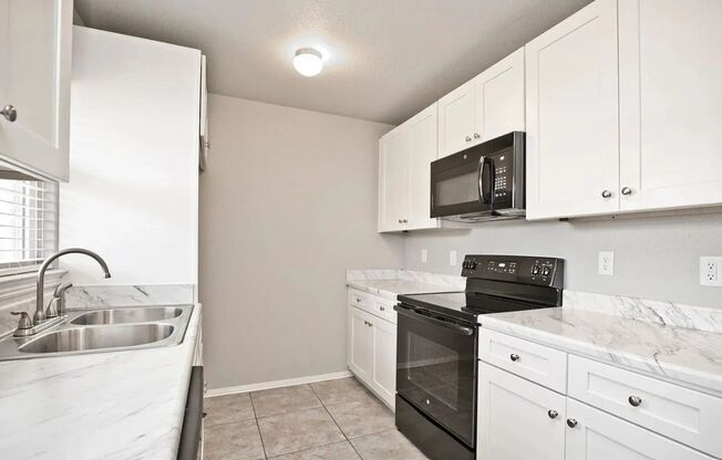 3 beds, 2.5 baths, 1,101 sqft, $1,300, Unit 1008B