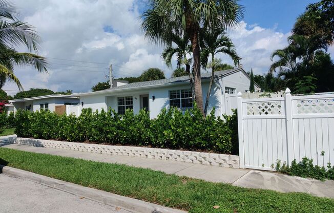 3Bed/ 2Bath Home In Historic West Palm Beach  *Coming Soon*