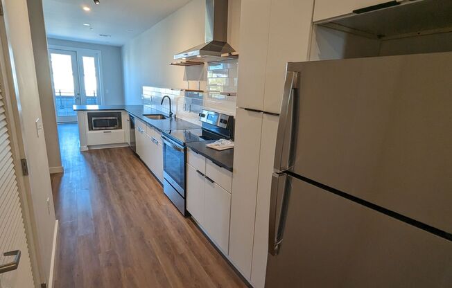 1 bed, 1 bath, 922 sqft, $1,999, Unit 201