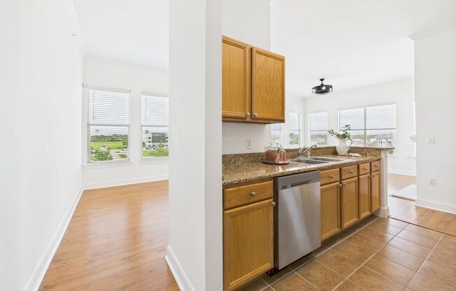 MOVE IN SPECIAL!  *********$500 OFF THE FIRST MONTHS RENT TO QUALIFIED APPLICANT**********