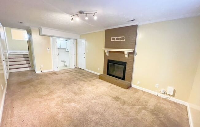 3 beds, 2 baths, $1,695