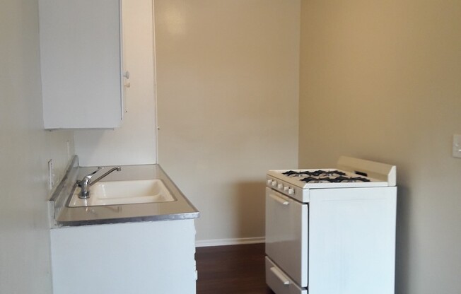 1 bed, 1 bath, 550 sqft, $1,700, Unit 1079-7