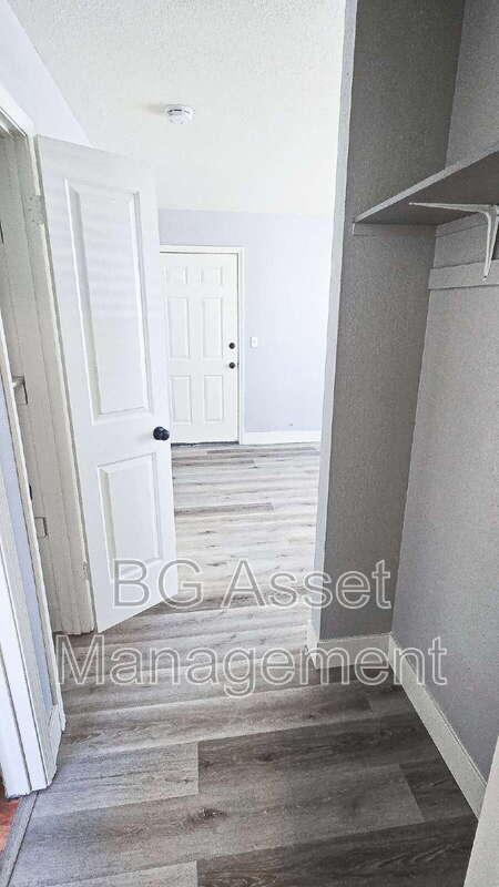 601 W 6 ST