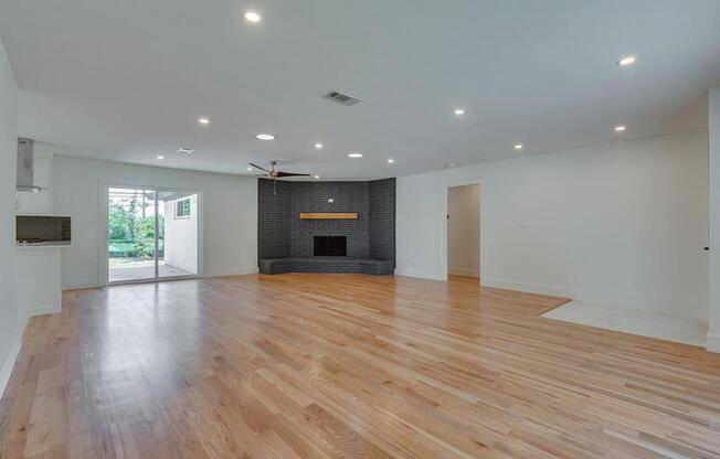 1024 RIDGEFIELD DR