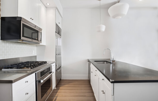 1 bed, 1 bath, 710 sqft, $5,100, Unit 7F