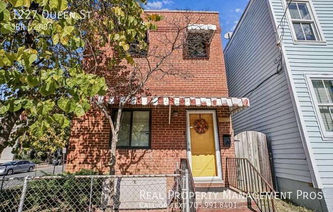1227 QUEEN ST