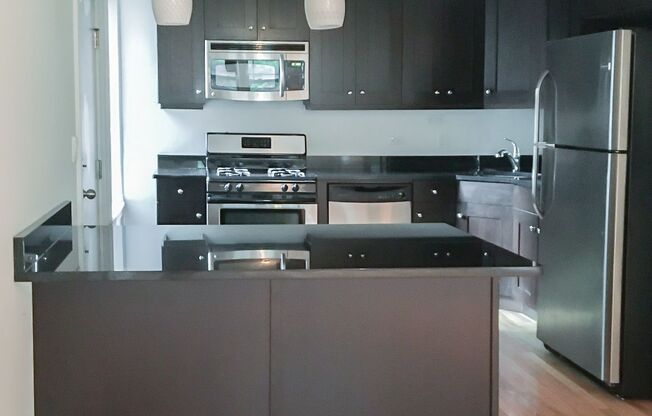 2 beds, 1 bath, 854 sqft, $2,495, Unit 3816S-G