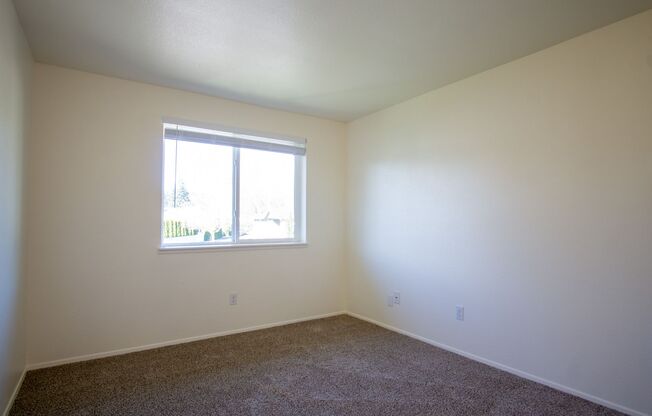 2 beds, 1 bath, 940 sqft, $1,395, Unit 210
