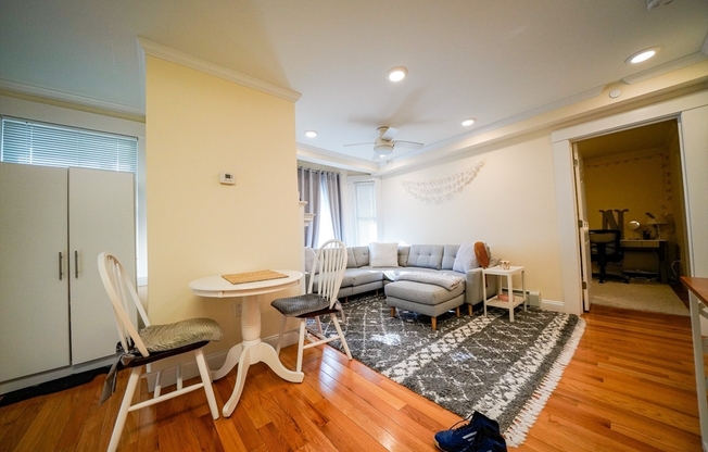 1 bed, 1 bath, $2,750, Unit 21