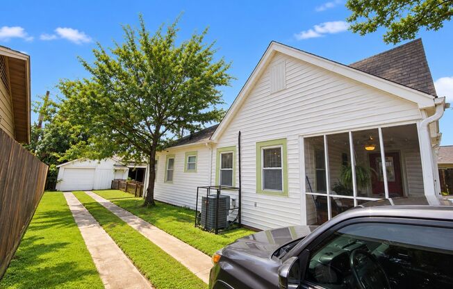 1005 DOROTHY ST