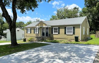 Lakewood Drive 204, 206