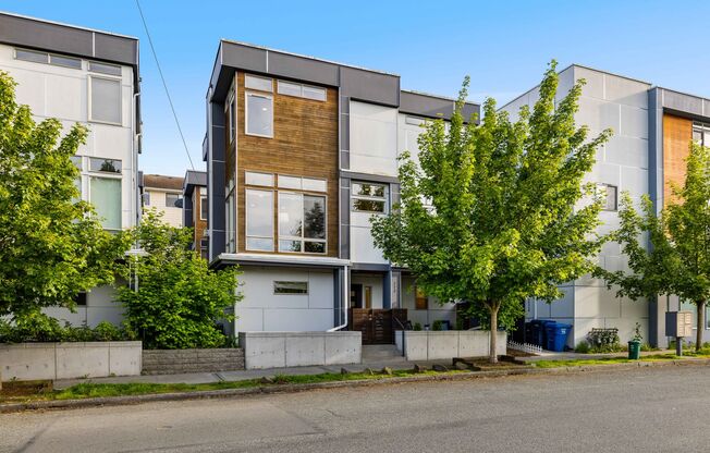 223 NW 87 ST