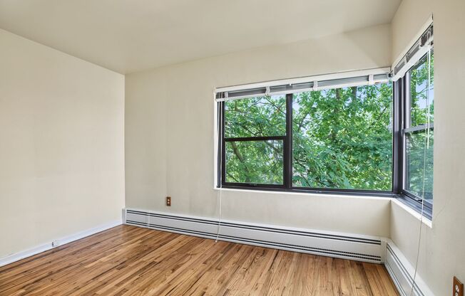 2 beds, 1 bath, 792 sqft, $1,985, Unit B408