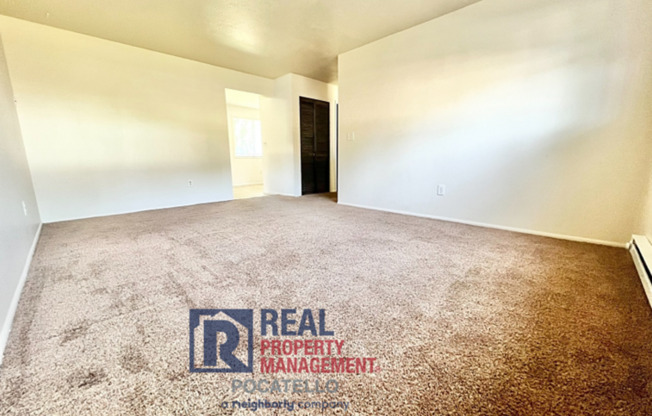 2 beds, 1 bath, 1,001 sqft, $1,000