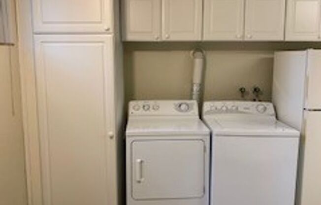 2 beds, 1 bath, $1,800, Unit 686