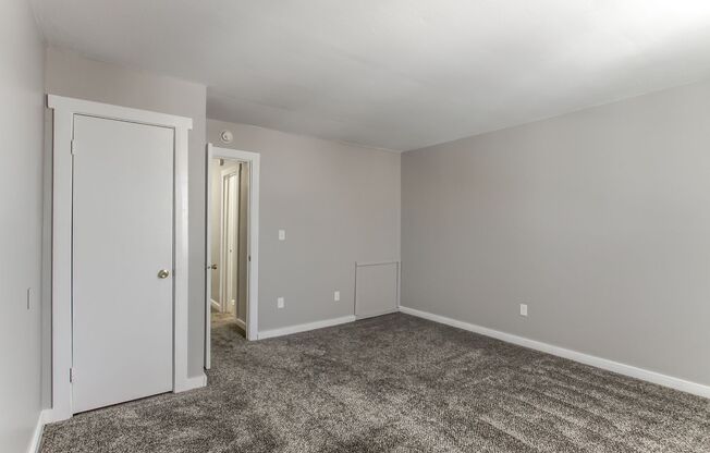 2 beds, 1 bath, $1,300, Unit 1778