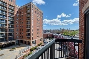 2 beds, 1.5 baths, 815 sqft, $3,200, Unit 414