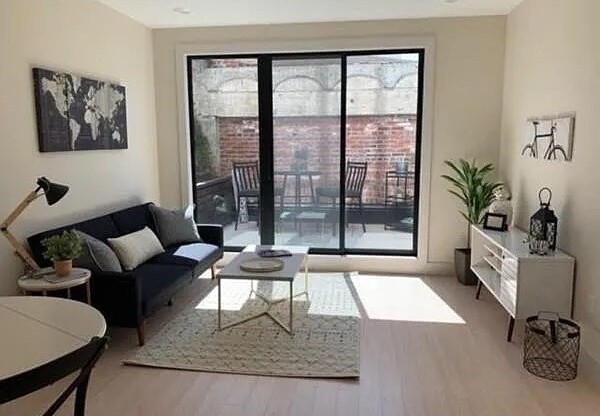 2 beds, 2 baths, 891 sqft, $4,350, Unit 708
