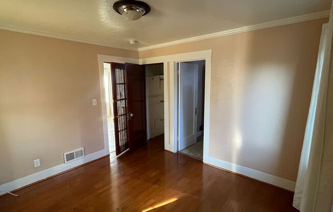 2 beds, 1 bath, $2,675