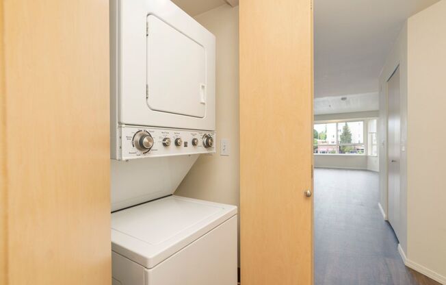 Studio, 1 bath, 542 sqft, $1,450, Unit #212