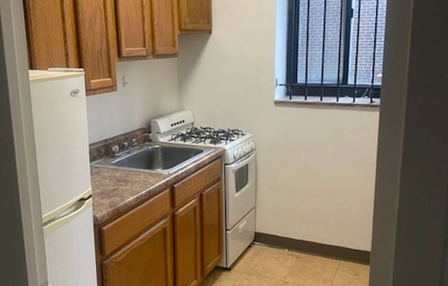 1 bed, 1 bath, 818 sqft, $1,220