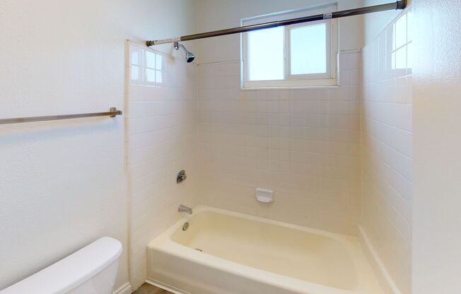 1 bed, 1 bath, 561 sqft, $1,795, Unit 214