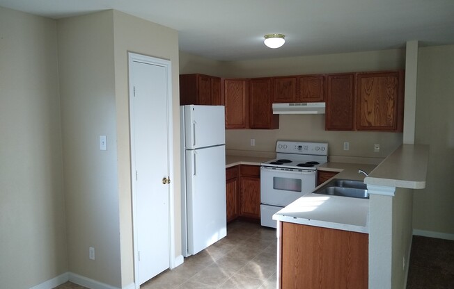 COMING SOON! 3 Bedroom Townhome Converse, TX