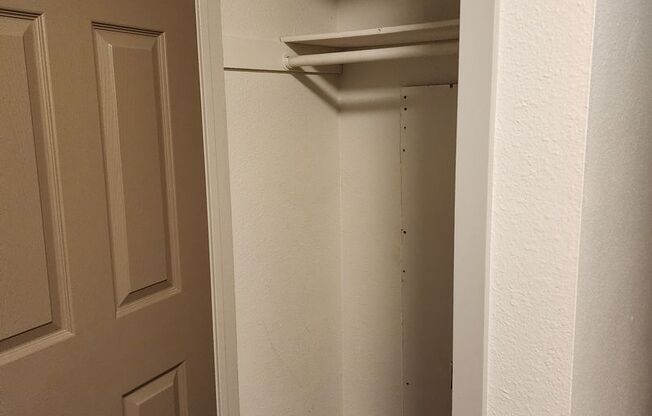 2 beds, 2 baths, 987 sqft, $2,050, Unit 274