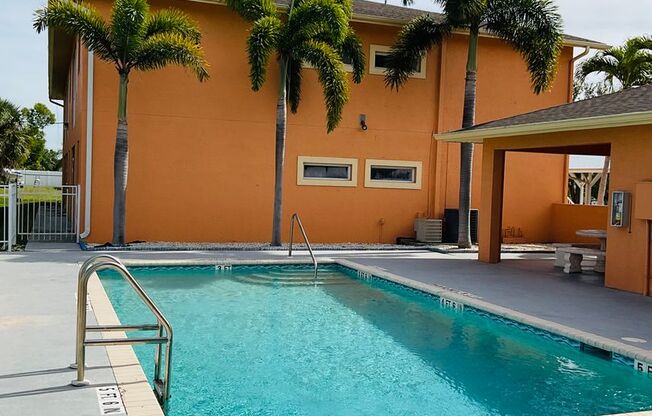 2 beds, 2 baths, 1,087 sqft, $1,450, Unit 1117 Unit 4