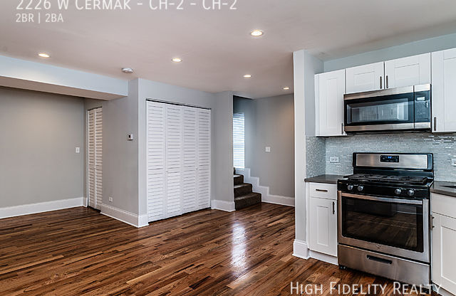 2226 W CERMAK CHEMIN