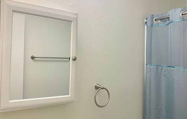 1 bed, 1 bath, $895, Unit 204